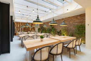 Un restaurante o sitio para comer en Sercotel EsteOeste