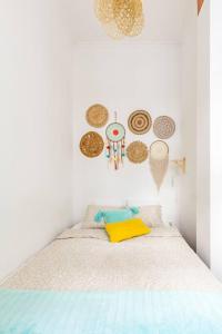 Posteľ alebo postele v izbe v ubytovaní Annicku's Stylish Budapest Apartment