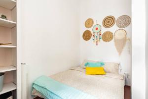 Posteľ alebo postele v izbe v ubytovaní Annicku's Stylish Budapest Apartment