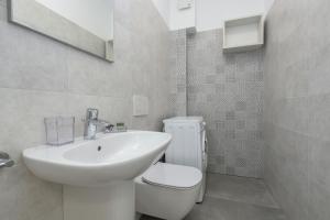 Koupelna v ubytování New Apartment Lazise