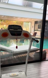 Foto dalla galleria di Luxury villa with a heated indoor pool and direct access to the beach a Nabeul