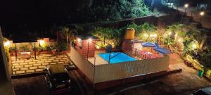 Hotel Green Exotica Mahabaleshwar内部或周边的泳池