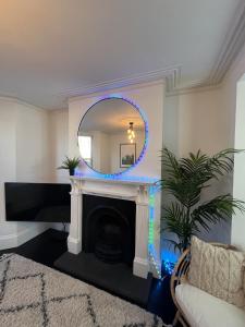 Φωτογραφία από το άλμπουμ του Restored Victorian Home with Private Garden στο Μπρίστολ +33 φωτογραφίες