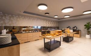 Hotel Saint Hildegard的厨房或小厨房