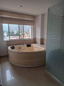 Gallery image of AW Hotel Chipichape Urban La Campiña in Cali