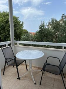 Balkón nebo terasa v ubytování Apartmani Filip