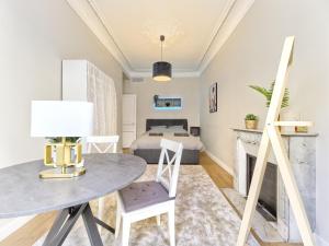 Luxury Homeplace in Nice Center