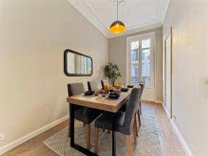 Luxury Homeplace in Nice Center