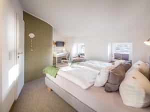 Ένα ή περισσότερα κρεβάτια σε δωμάτιο στο Apartment Pond View Comfortable Vacation Home