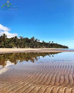 Foto da galeria de B&B Beach House Pousada Exclusiva pés na água Pontal do Peba única em Alagoas em Pontal do Peba