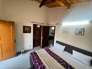 Gallery image of Alan's cottage in Nainital