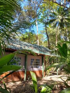 Zahrada ubytování Fully Furnished FAMILY JUNGLE TENT, Latino Glamping Paquera