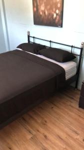 Кровать или кровати в номере Robertson's Place Like Home