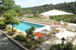วิวสระว่ายน้ำที่ Large holidays villa with heated pool หรือบริเวณใกล้เคียง