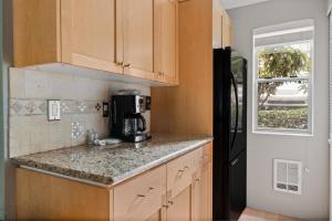 Gallery image of Blueground Bellevue balcony lake views SEA-704 in Bellevue