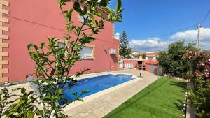 Πισίνα στο ή κοντά στο MEDDAYS VILLA JADE