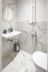 Ένα μπάνιο στο Apartments on Staroyevreiska Street