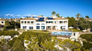 Bazén v ubytování Villa Luna Suites nebo v jeho okolí