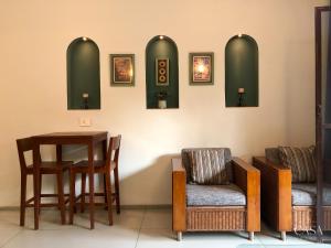 Posezení v ubytování Luxury 2BR Near Beach for Families