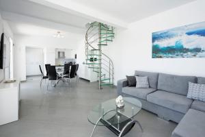 Χώρος καθιστικού στο Unparalleled Luxury Awaits - 6 Bedrooms - Villa Lucas Thea Pyrgi - Private Pools & Breathtaking Views - Your Dream Corfu Escape