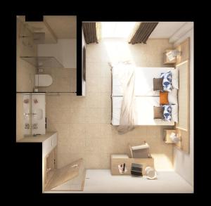 mały pokój z łóżkiem i małą łazienką w obiekcie Hotel Anibal - AB Group w mieście San Antonio