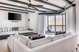 TV a/nebo společenská místnost v ubytování Hilton Vacation Club Cabo Azul Los Cabos