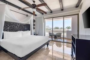 Postel nebo postele na pokoji v ubytování Hilton Vacation Club Cabo Azul Los Cabos