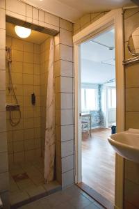 Vannituba majutusasutuses Hotell Vaxblekaregården