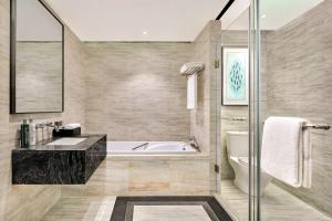 Koupelna v ubytování Hilton Garden Inn Wuhan Hankou