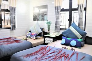 Khu vực ghế ngồi tại International Inn