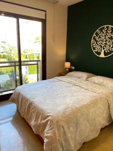 Postel nebo postele na pokoji v ubytování Charm Apartment 90m2 + 33 fotografií