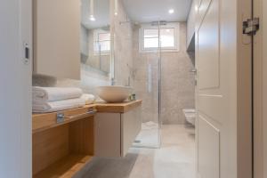 Vannituba majutusasutuses Torno Design Apartment by Rent All Como +37 fotot