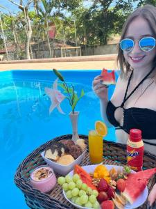 Makanan di atau di tempat lain dekat apartemen