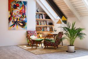 Posezení v ubytování Apartmán Sychrova + 37 fotografií