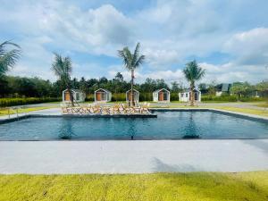 The swimming pool at or close to The Landmark Resort And Villa