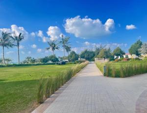 Taman di luar I Like Al Hamra Palace - Elite Beach & Golf Resort Private Suites