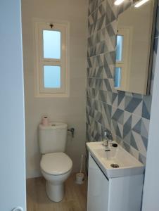 A bathroom at Casa Platja d'en Robert