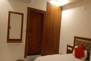 Postel nebo postele na pokoji v ubytování Hotel New Lake View + 7 fotografií