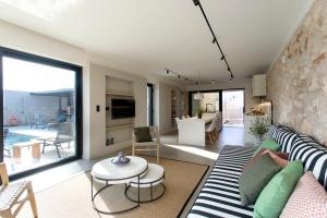 Et tv og/eller underholdning på Theros Estate