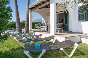 A garden outside Villa Bini Chic
