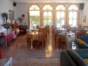 Posezení v ubytování APRAOS BAY HOTEL