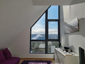 Pogled na planinu ili pogled na planinu iz apartmana
