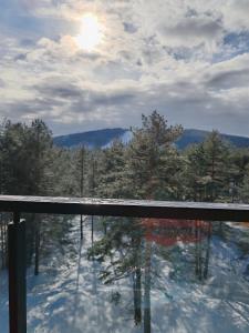 Pogled na planinu ili pogled na planinu iz apartmana
