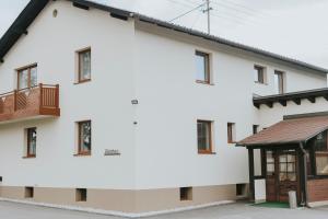 Budova, kde se penzion – hostinec nachází