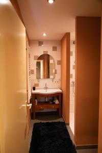 Ένα μπάνιο στο Red light district B & B canal view +48 φωτογραφίες