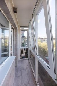 A balcony or terrace at Квартири метро Дарниця світло завжди є