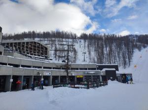 Aqua Apartment - very Ski In & Ski Out CIR 0436 v zime