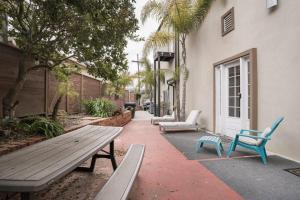 a group of benches sitting outside of a building at Private Room & Private full Bathroom 3min Walk To UCSD in San Diego