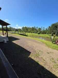 Taman di luar Chácara/Casa, chalé com piscina!