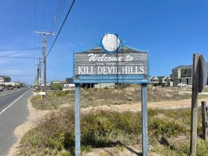 Galeriebild der Unterkunft Oceanside Cottage -3BDR 2BA-Walk to Beach! in Kill Devil Hills